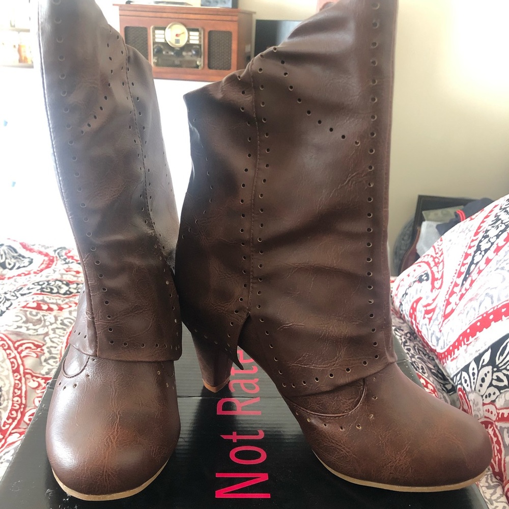 Not Rated “news flash” ankles boots